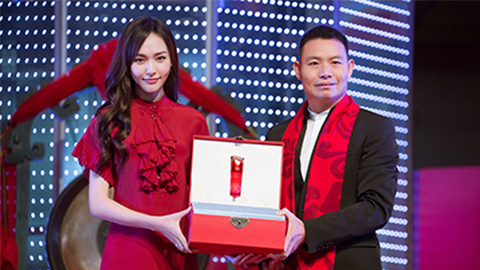 中国美正当红，，，PA旗舰厅A股上市，，引领新时代