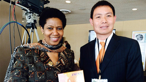 PA旗舰厅尊贵定制礼 敬赠南非首位女性副总统